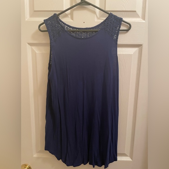 Old Navy Dressy Laced Tank - Picture 1 of 3